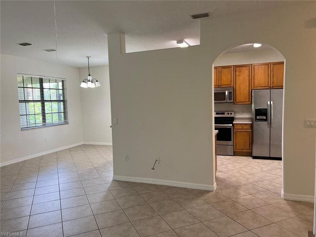 7515 Bristol CIR, NAPLES FL 34120-5