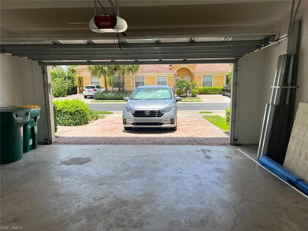 7515 Bristol CIR, NAPLES FL 34120-41