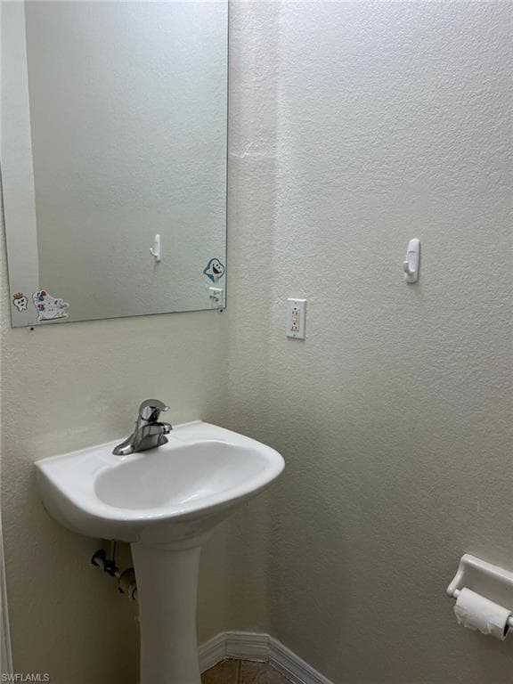 7515 Bristol CIR, NAPLES FL 34120-16