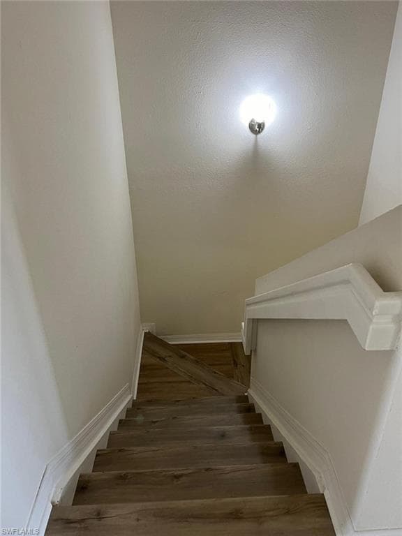 7515 Bristol CIR, NAPLES FL 34120-25