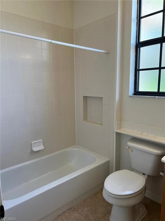 7515 Bristol CIR, NAPLES FL 34120-31