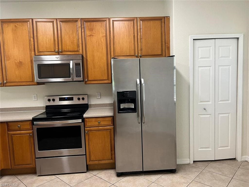 7515 Bristol CIR, NAPLES FL 34120-10