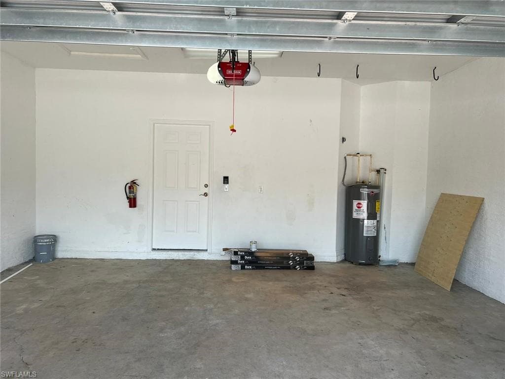 7515 Bristol CIR, NAPLES FL 34120-38