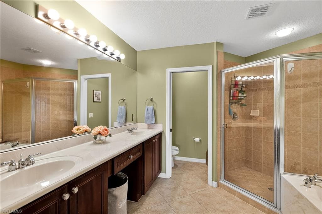 3355 Dandolo CIR, CAPE CORAL FL 33909-17