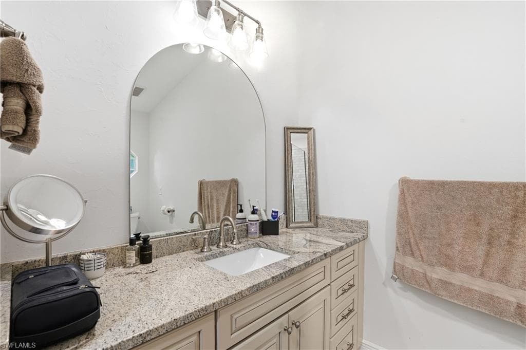 5633 Grey Fox RUN, FORT MYERS FL 33912-13