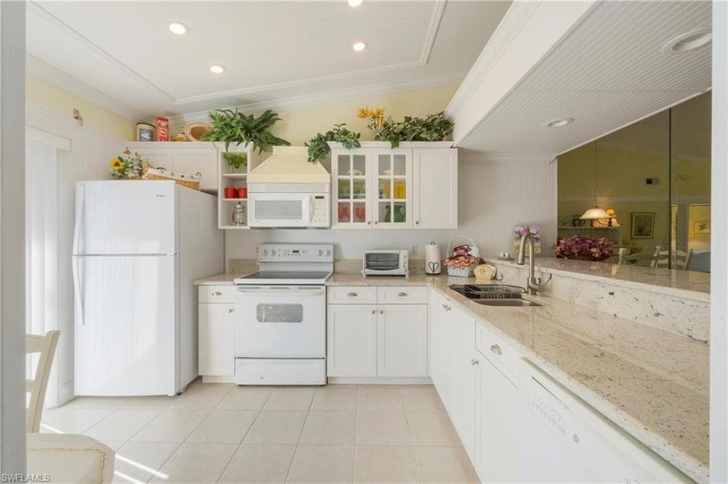 3243 Horse Carriage WAY # 108, NAPLES FL 34105-11