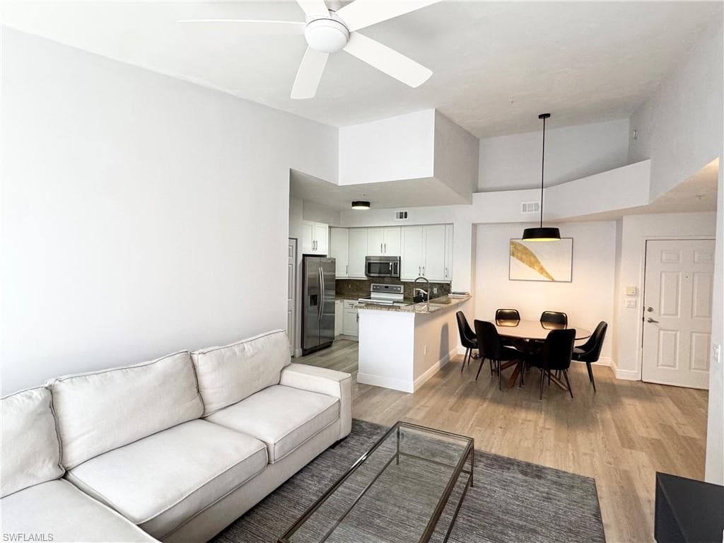 1190 Reserve WAY # 304, NAPLES FL 34105-4