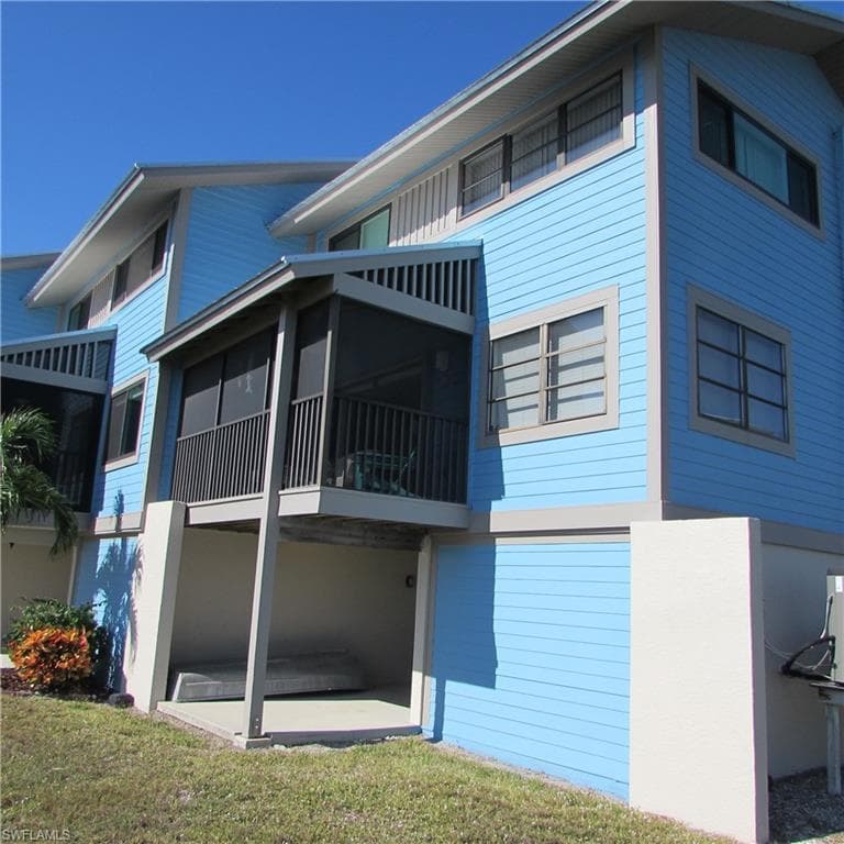5371 Blue Crab CIR 1-1