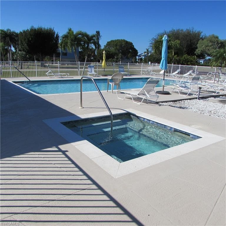5371 Blue Crab CIR 1-4