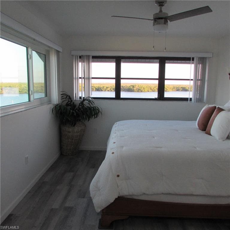 5371 Blue Crab CIR 1-44