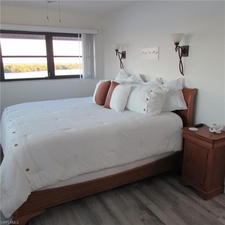 5371 Blue Crab CIR 1-43