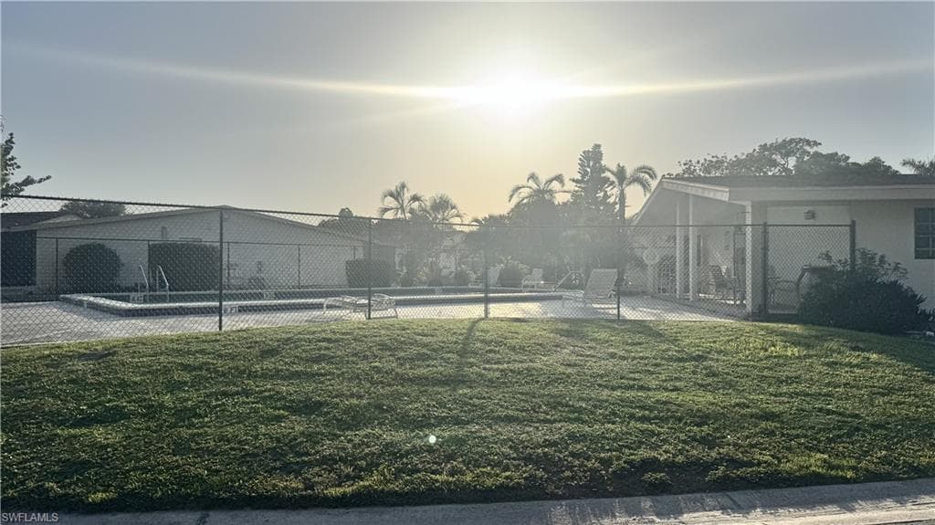 5339 Treetops DR, NAPLES FL 34113-25