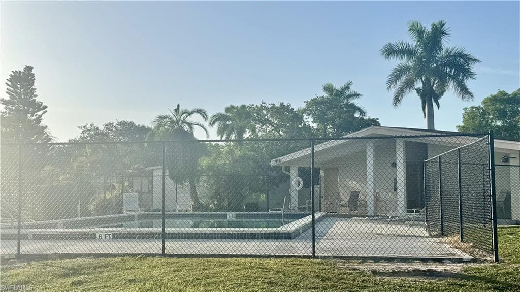 5339 Treetops DR, NAPLES FL 34113-24