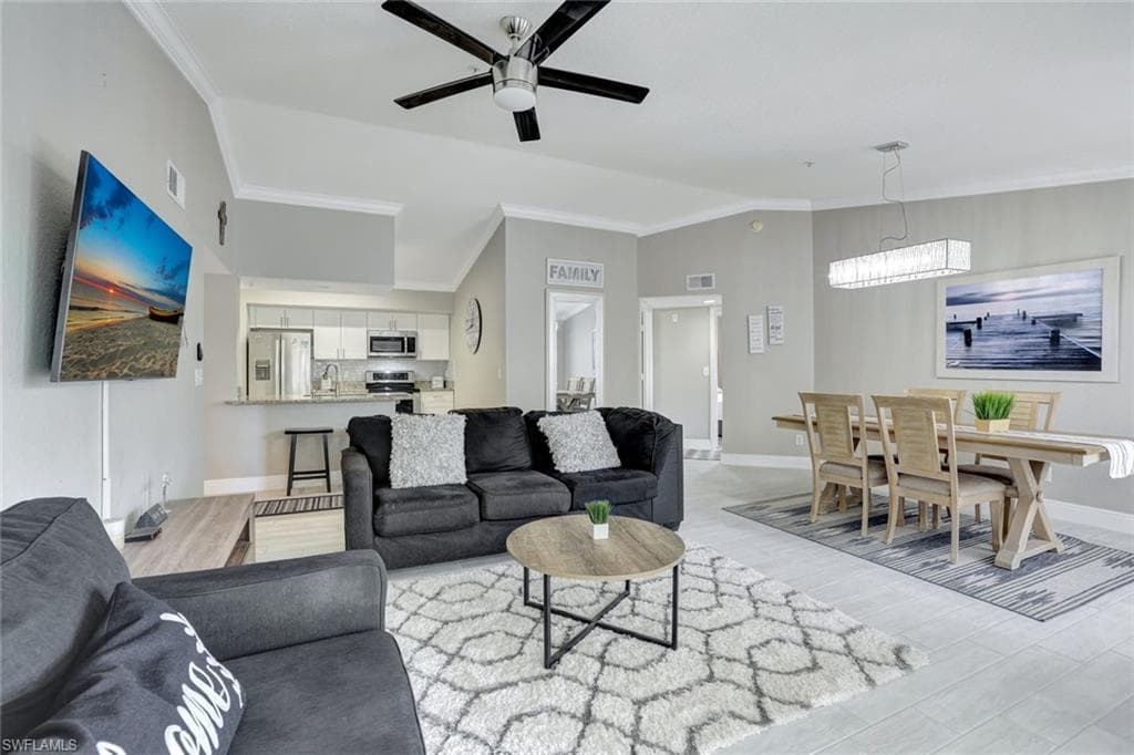 4670 Saint Croix LN # 632, NAPLES FL 34109-2