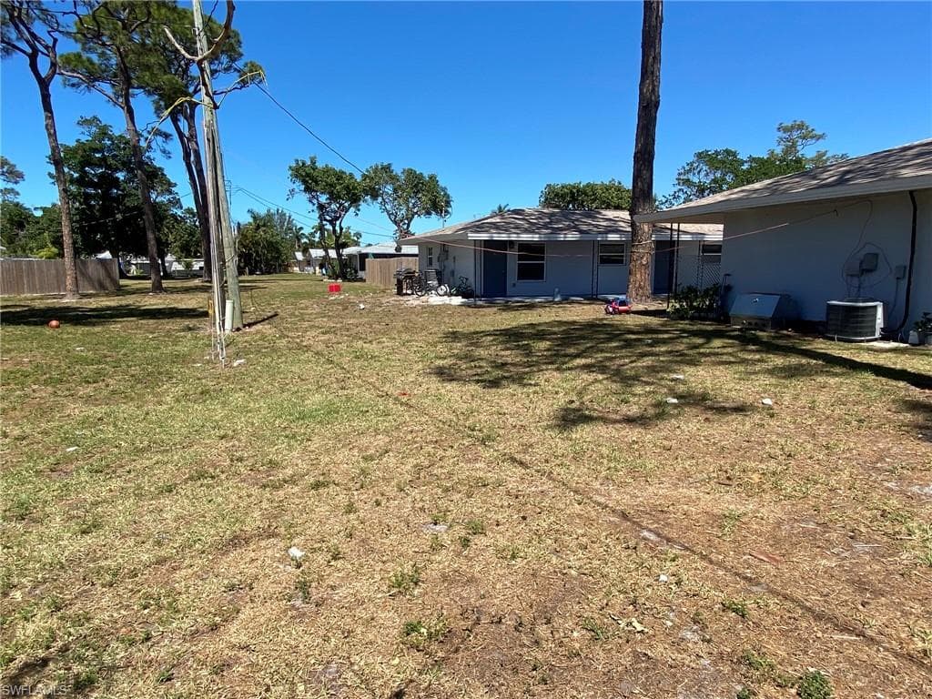 2264 Washington AVE, NAPLES FL 34112-3