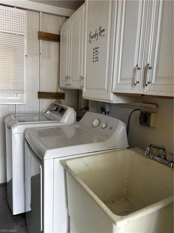 526 Pine Tree CT, NORTH FORT MYERS FL 33917-10