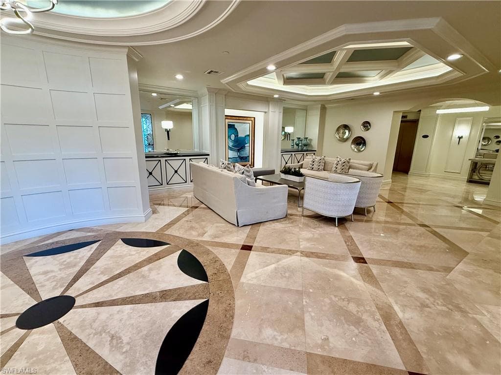 445 Cove Tower DR # 704, NAPLES FL 34110-22