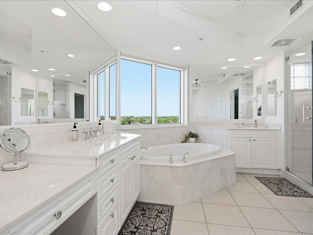 445 Cove Tower DR # 704, NAPLES FL 34110-12