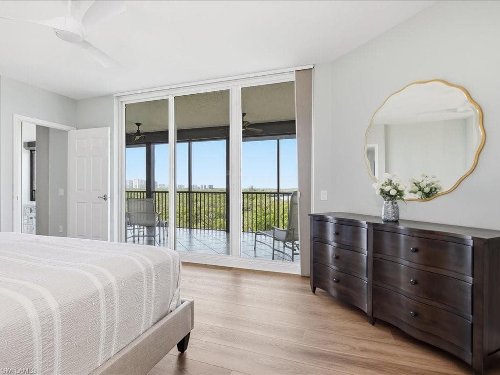 445 Cove Tower DR # 704, NAPLES FL 34110-11