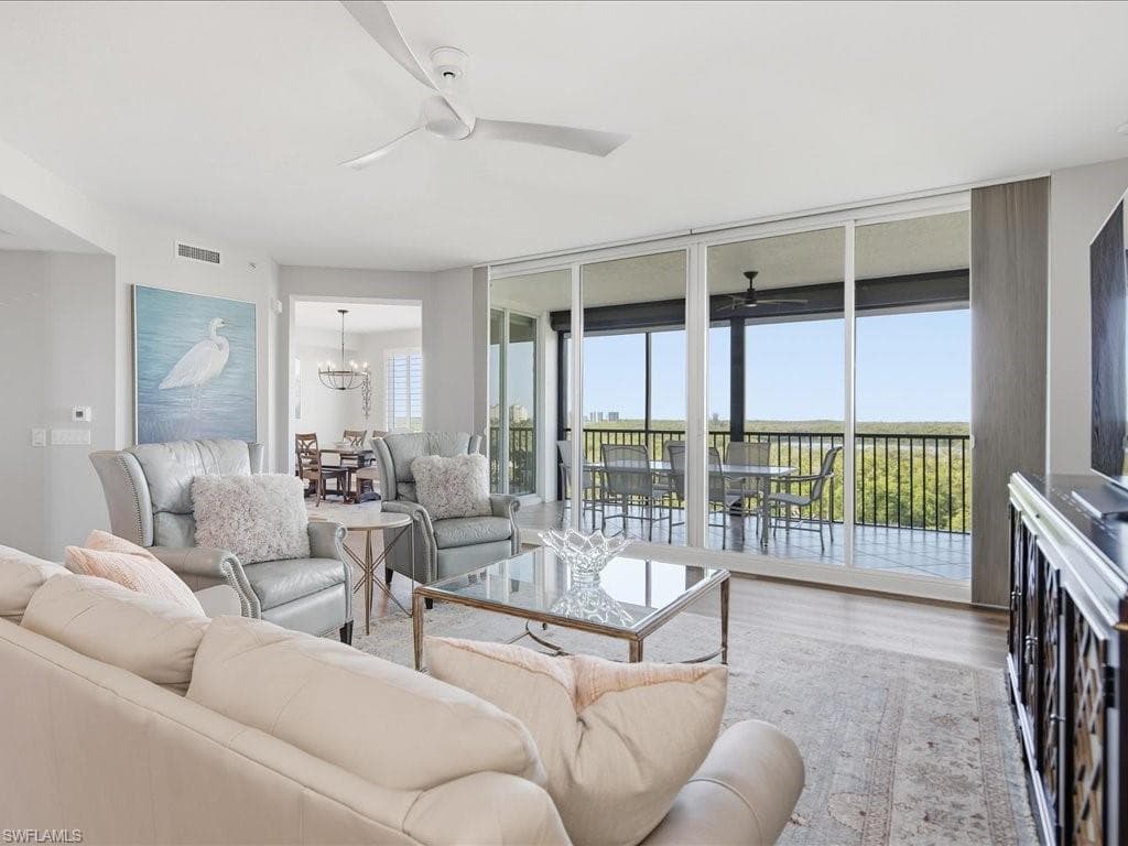 445 Cove Tower DR # 704, NAPLES FL 34110-4