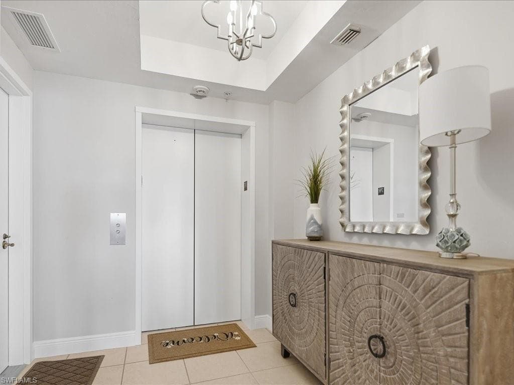 445 Cove Tower DR # 704, NAPLES FL 34110-19