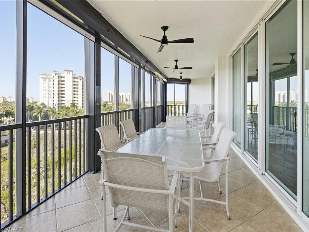 445 Cove Tower DR # 704, NAPLES FL 34110-8