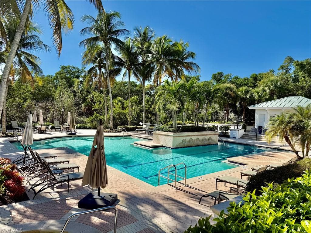 445 Cove Tower DR # 704, NAPLES FL 34110-23