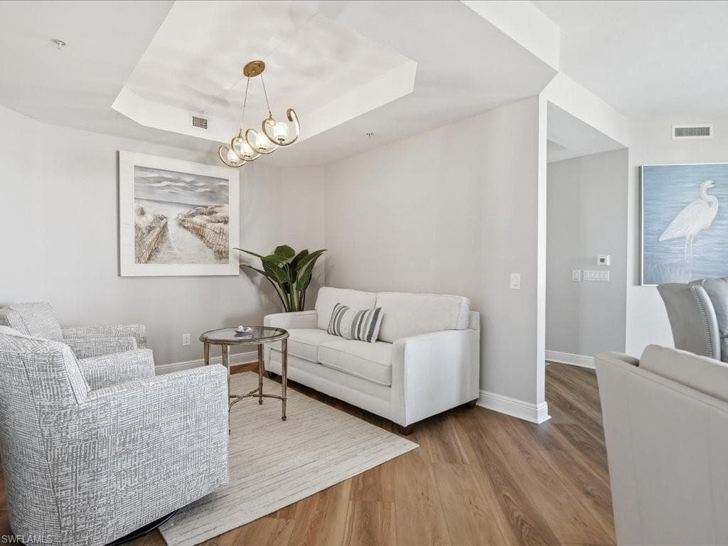 445 Cove Tower DR # 704, NAPLES FL 34110-9
