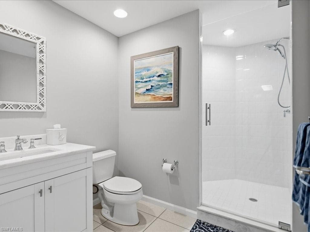 445 Cove Tower DR # 704, NAPLES FL 34110-14