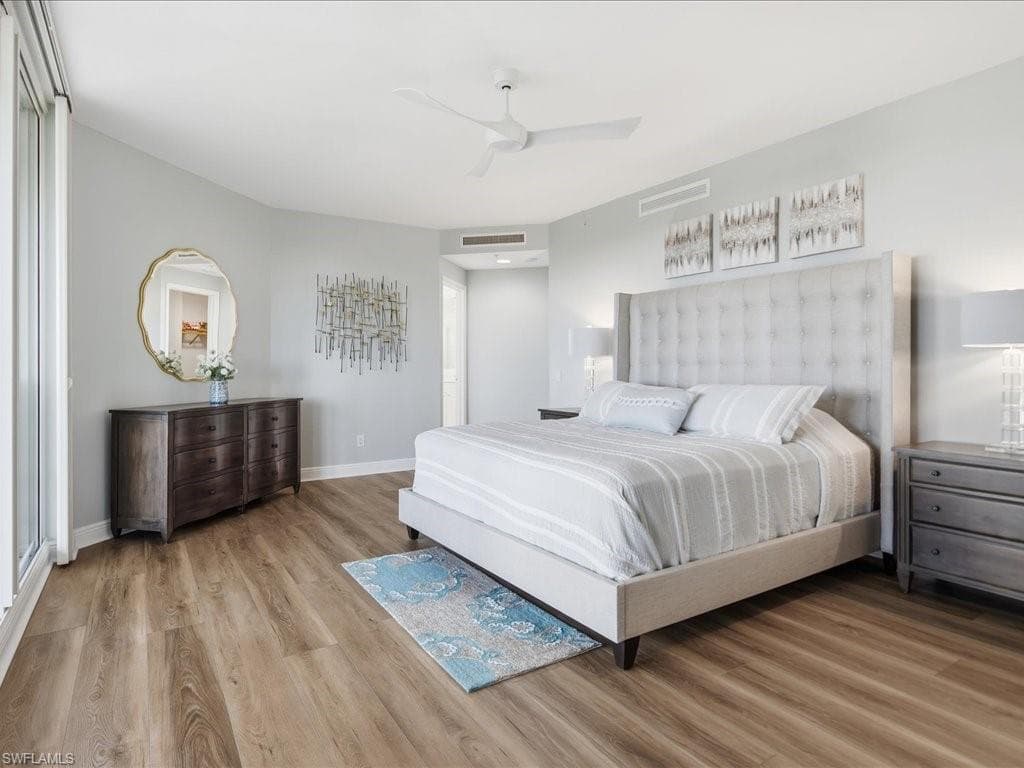 445 Cove Tower DR # 704, NAPLES FL 34110-10