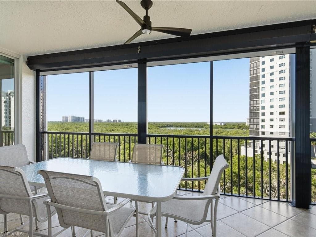 445 Cove Tower DR # 704, NAPLES FL 34110-7