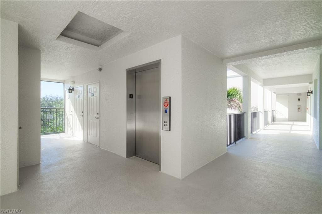 20916 Island Sound CIR # 305, ESTERO FL 33928-1