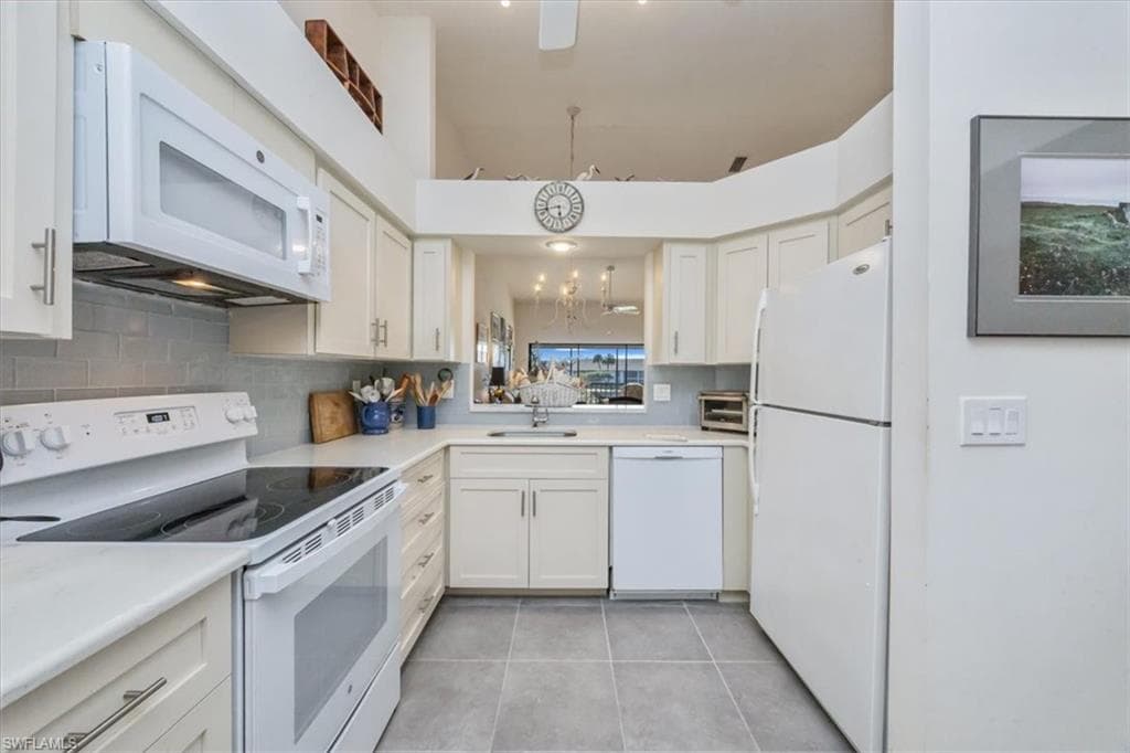 501 Lake Louise CIR # 204, NAPLES FL 34110-4