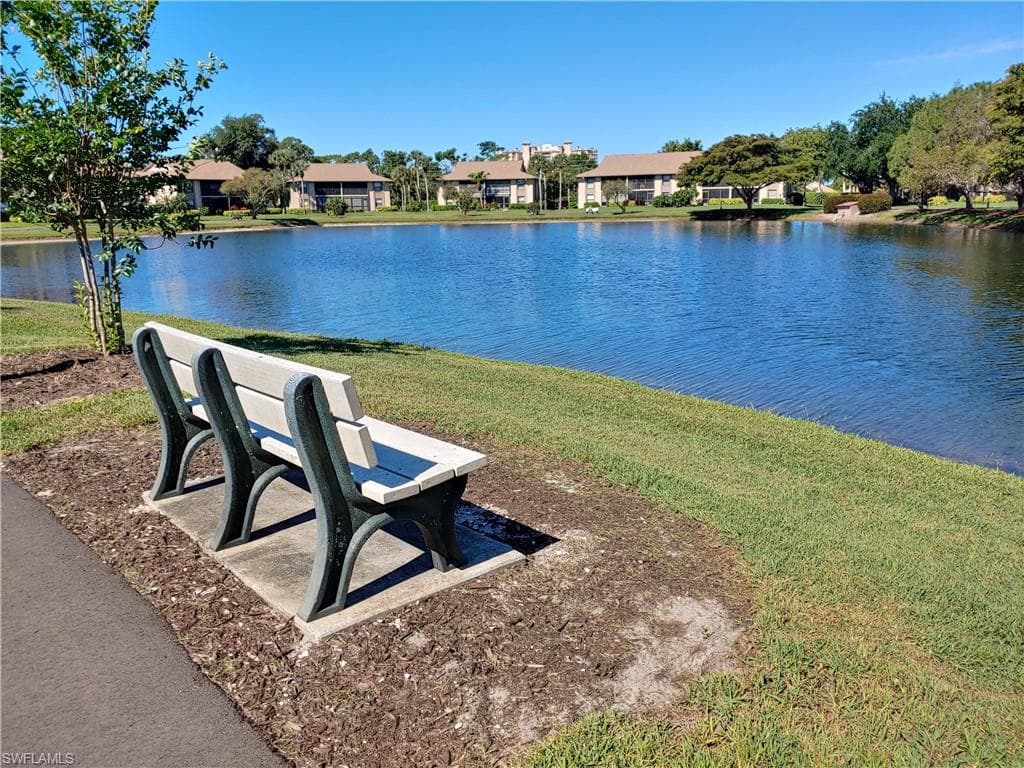 501 Lake Louise CIR # 204, NAPLES FL 34110-29