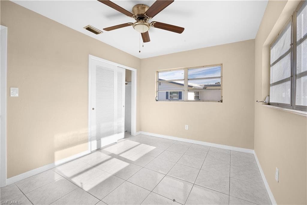 275 LAKEVIEW DR, NORTH FORT MYERS FL 33917-6