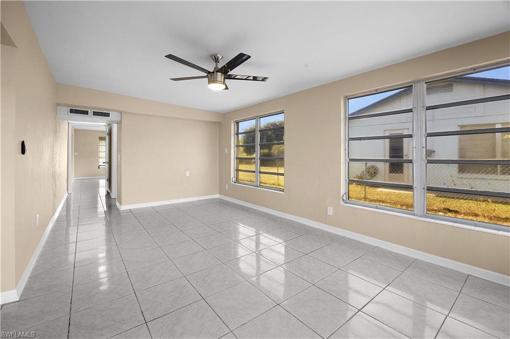 275 LAKEVIEW DR, NORTH FORT MYERS FL 33917-4