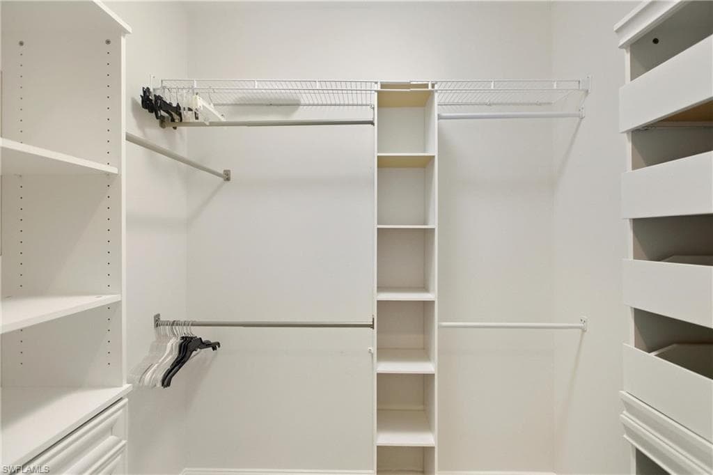 7866 Bucks Run DR, NAPLES FL 34120-16