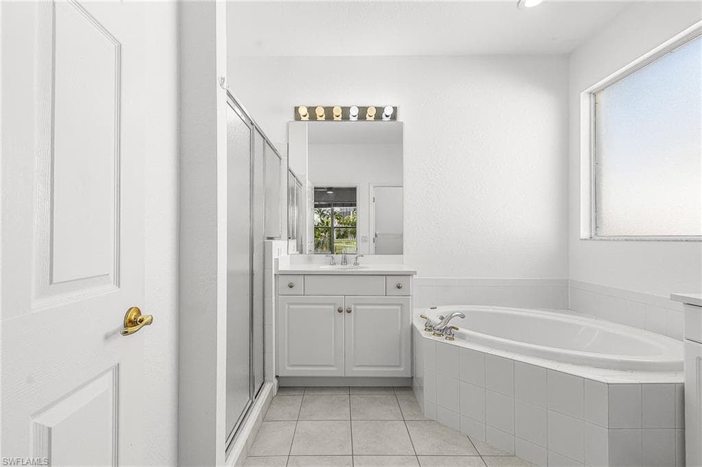 14021 Image Lake CT, FORT MYERS FL 33907-26