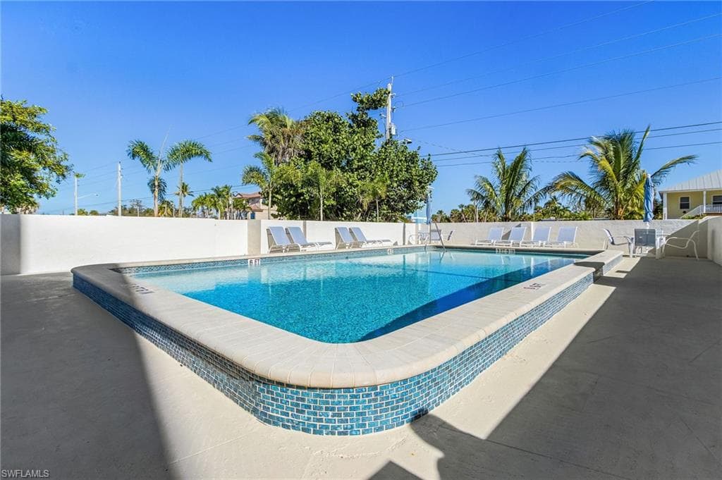 4400 Estero BLVD 401-21