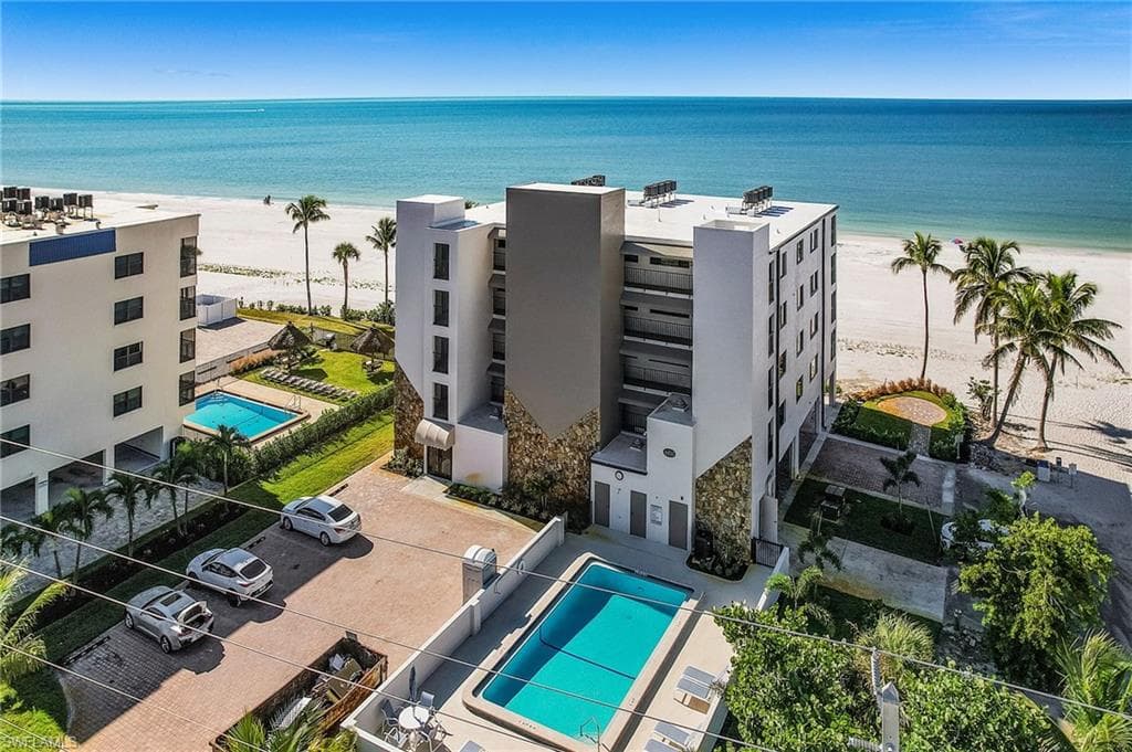 4400 Estero BLVD 401-24