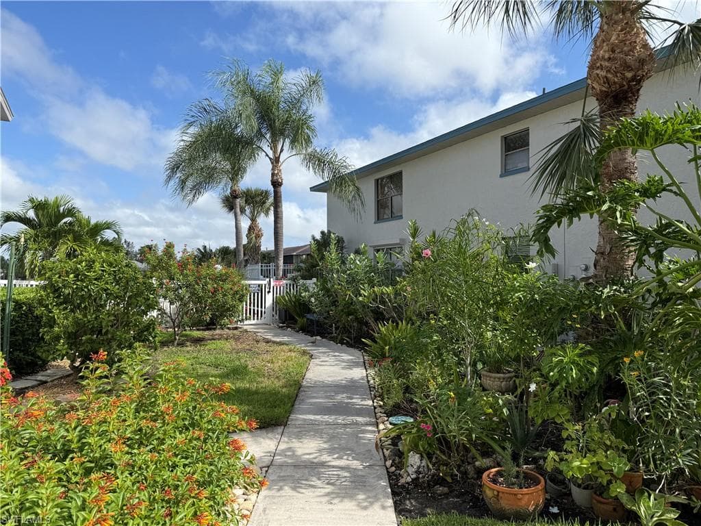131 SW 47th TER 202-26