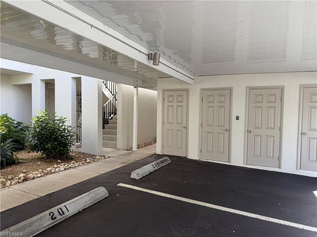 131 SW 47th TER 202-1