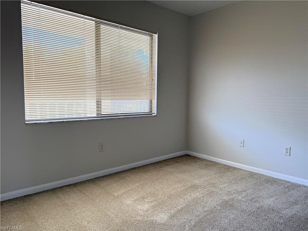 131 SW 47th TER 202-8