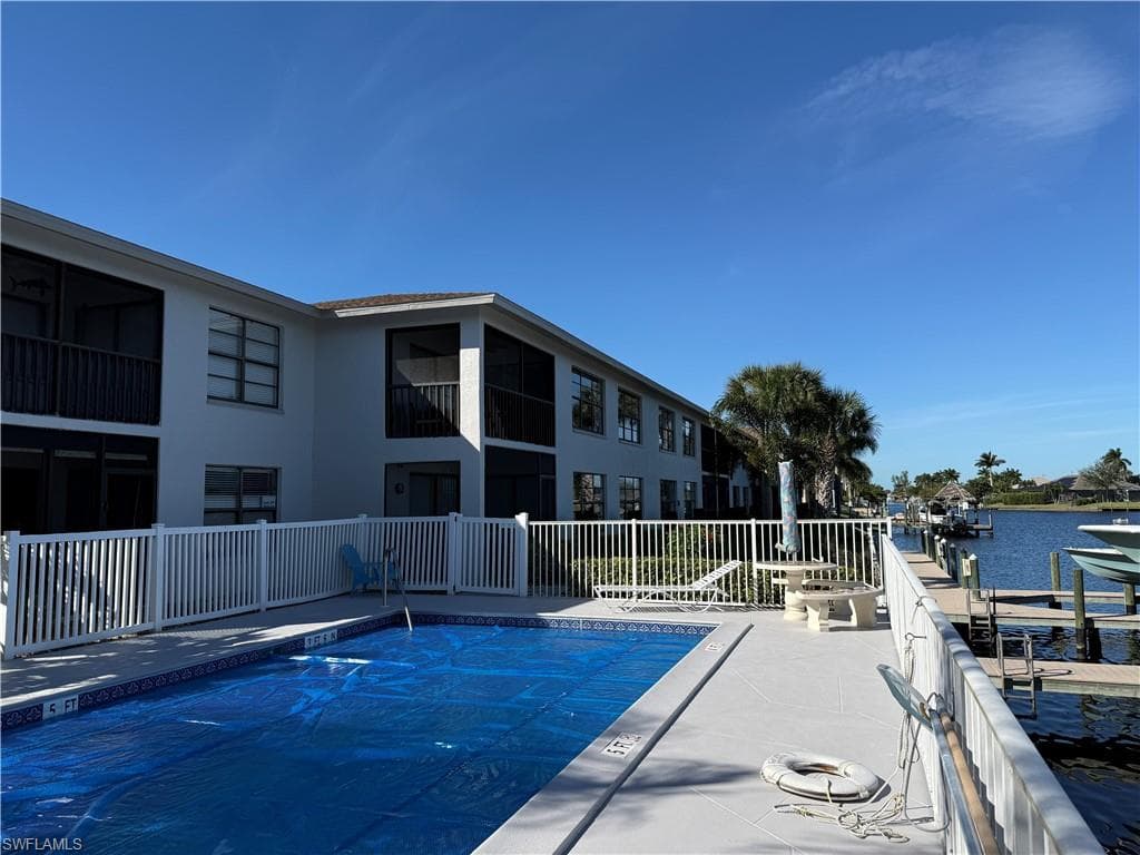 131 SW 47th TER 202-28