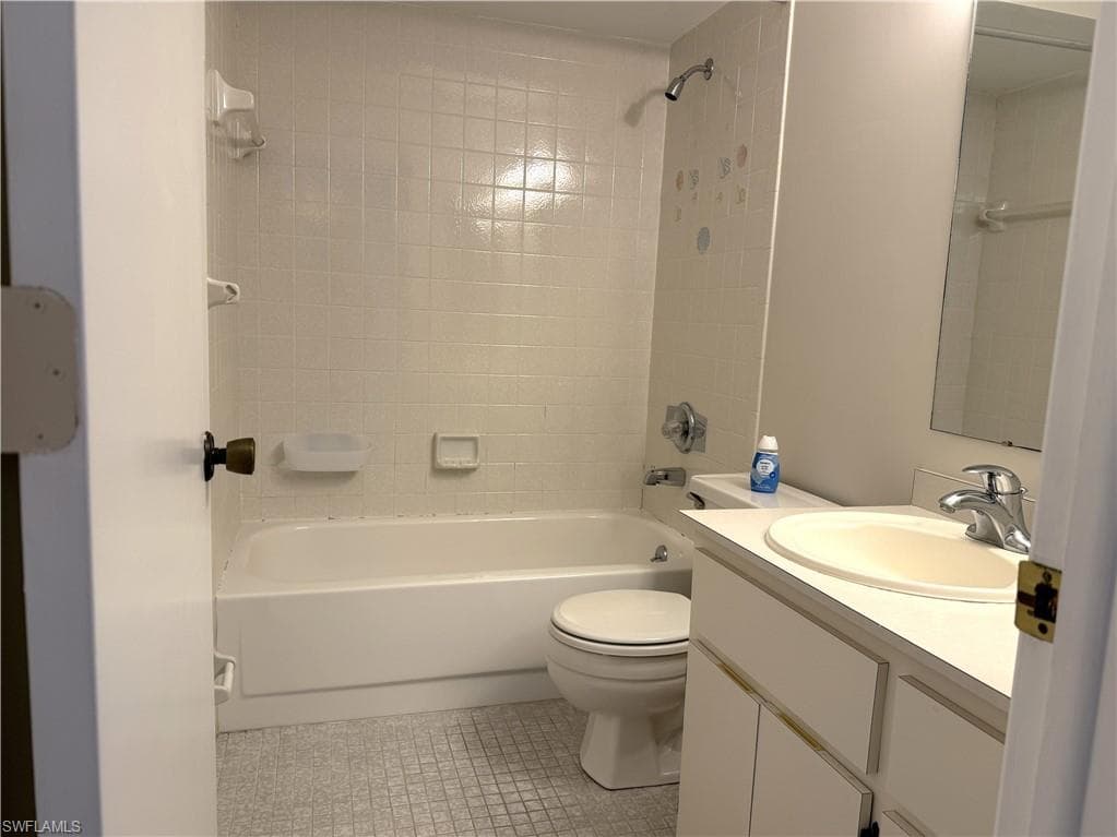 131 SW 47th TER 202-7