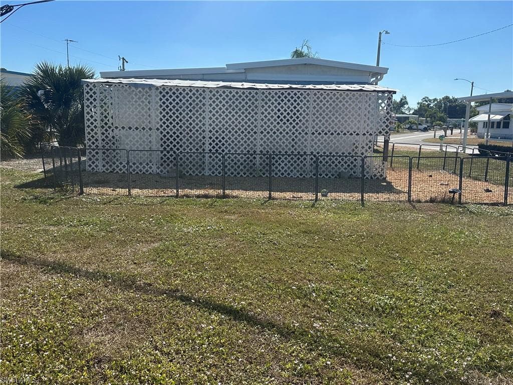 167 Chisholm TRL, NORTH FORT MYERS FL 33917-8