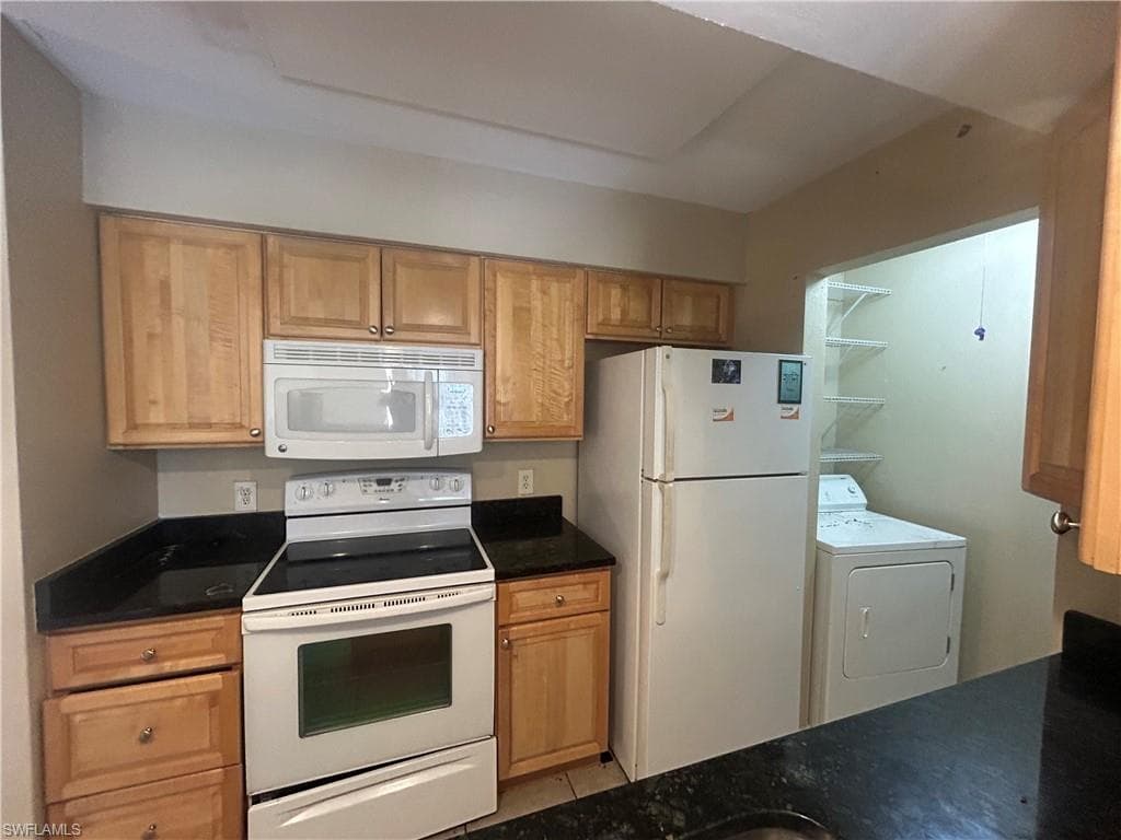 2835 Winkler AVE # 214, FORT MYERS FL 33916-4