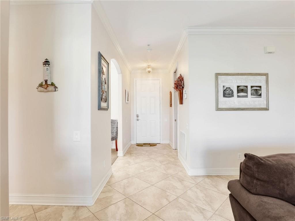 800 Carrick Bend CIR # 102, NAPLES FL 34110-5