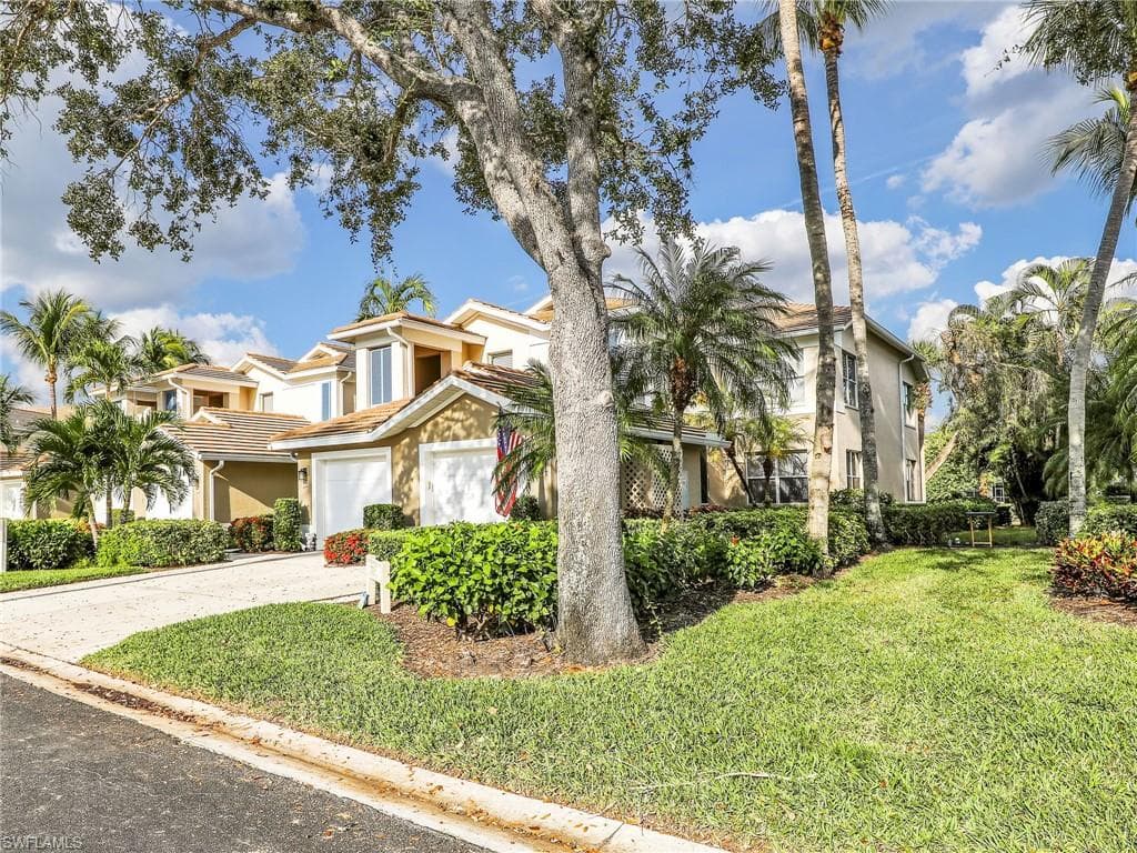 800 Carrick Bend CIR # 102, NAPLES FL 34110-2
