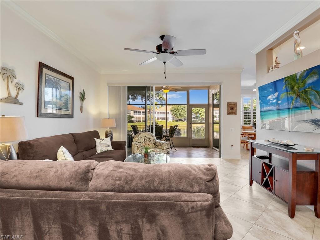 800 Carrick Bend CIR # 102, NAPLES FL 34110-8